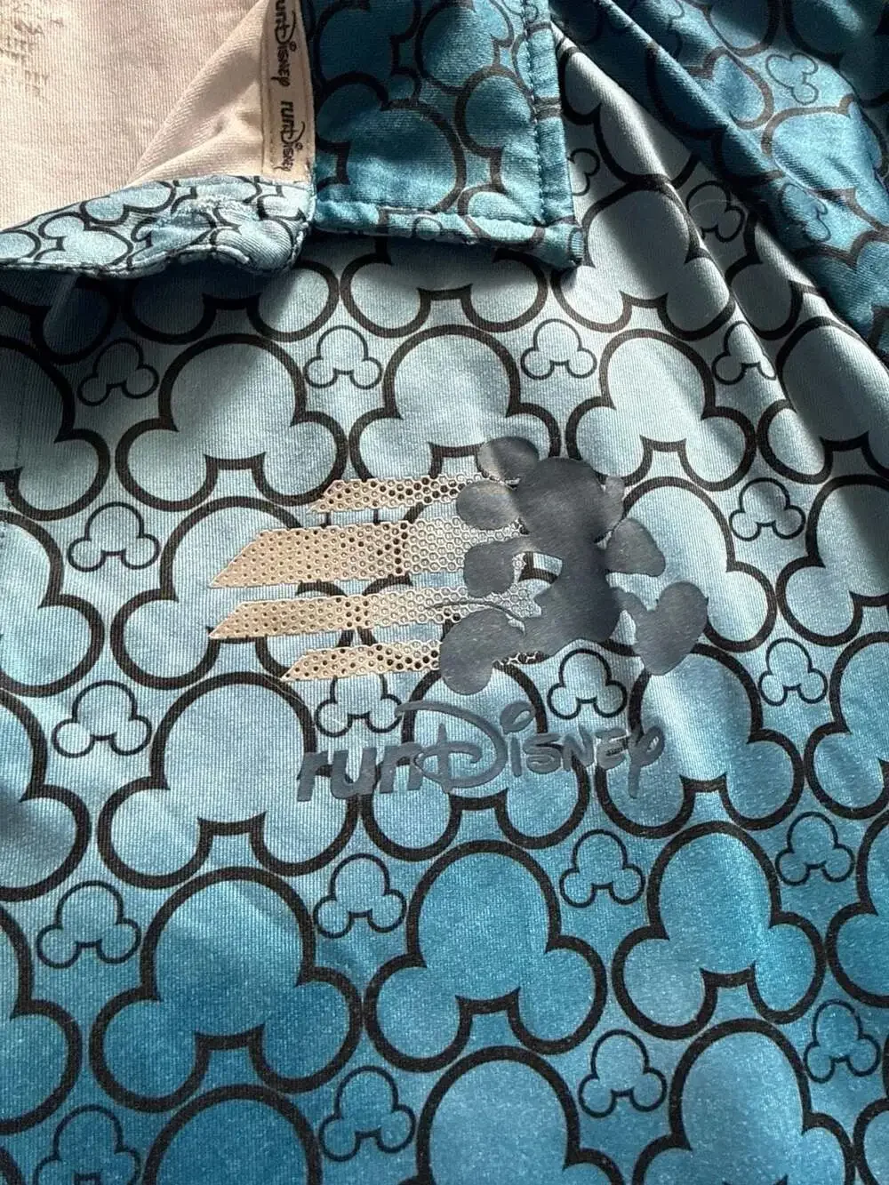 runDisney Mickey Mouse All-Over Print Performance Golf Polo Shirt Blue Large‎